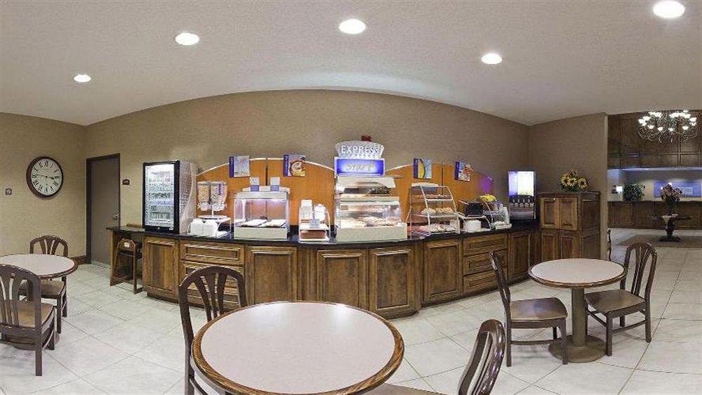 Holiday Inn Express Hotel Kansas City - Bonner Springs By Ihg Extérieur photo
