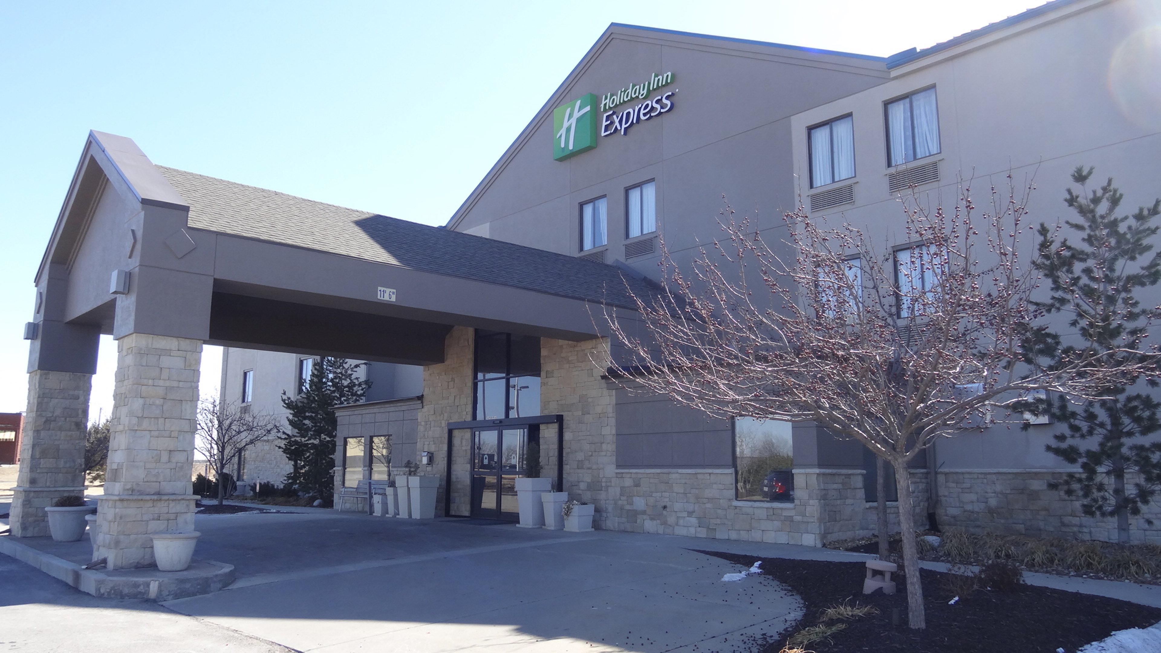 Holiday Inn Express Hotel Kansas City - Bonner Springs By Ihg Extérieur photo