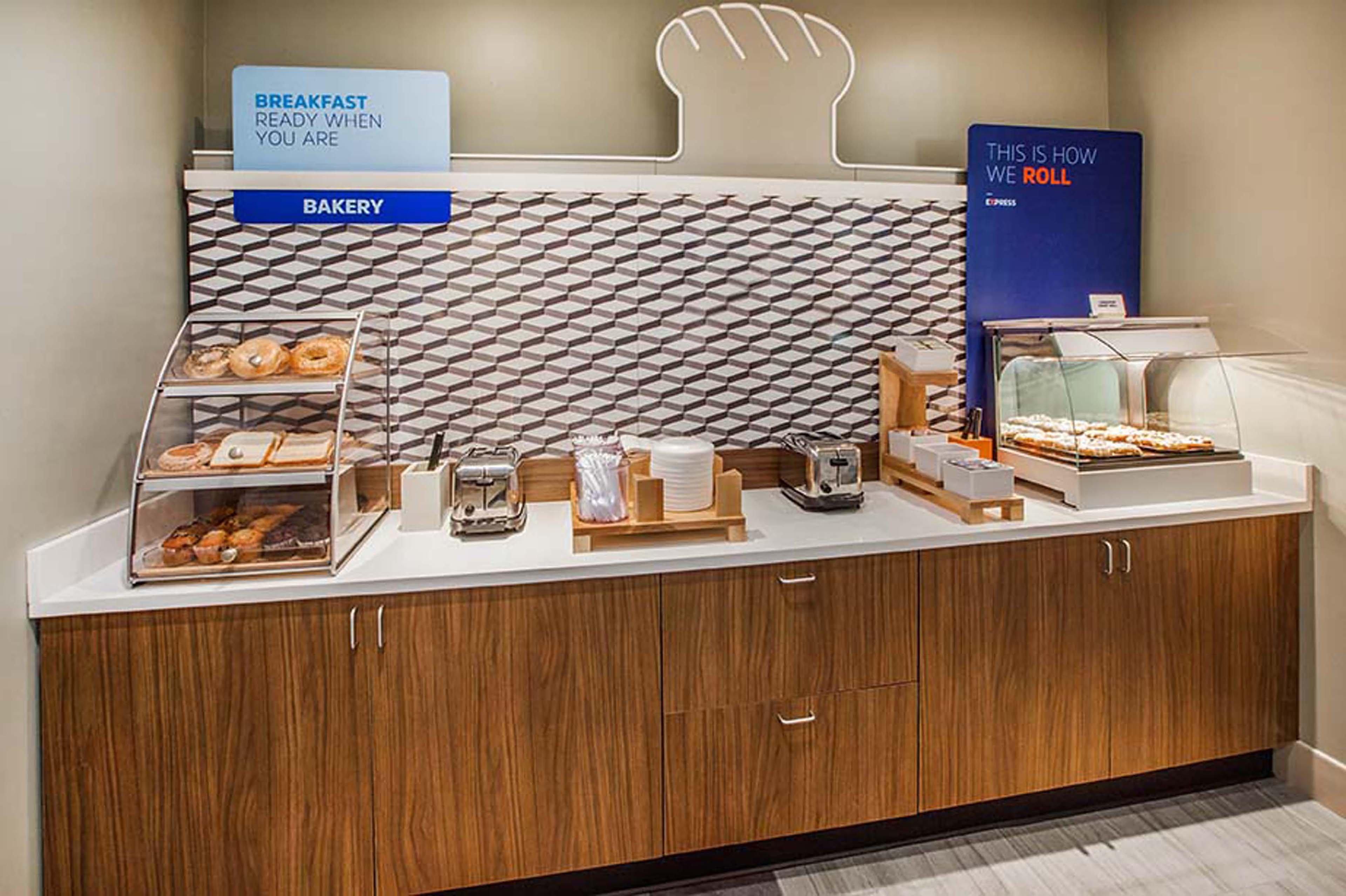 Holiday Inn Express Hotel Kansas City - Bonner Springs By Ihg Extérieur photo