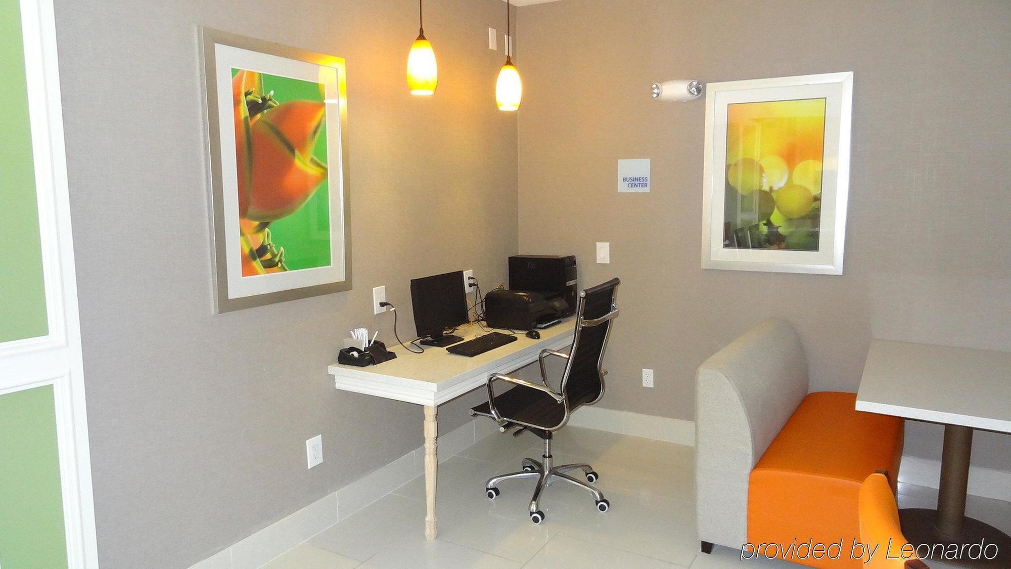 Holiday Inn Express Hotel Kansas City - Bonner Springs By Ihg Extérieur photo
