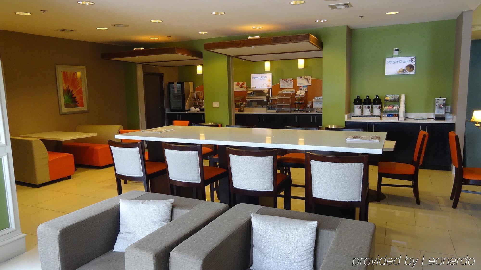 Holiday Inn Express Hotel Kansas City - Bonner Springs By Ihg Extérieur photo