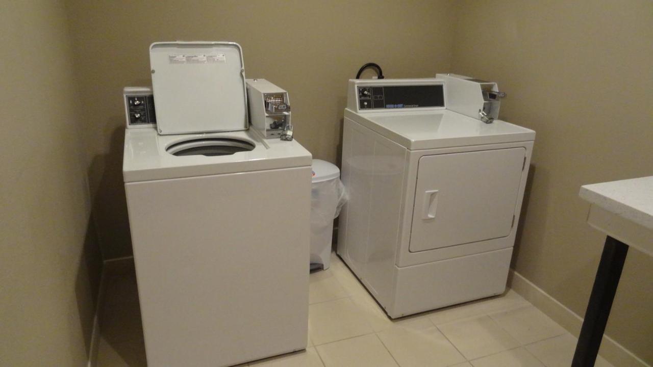 Holiday Inn Express Hotel Kansas City - Bonner Springs By Ihg Extérieur photo