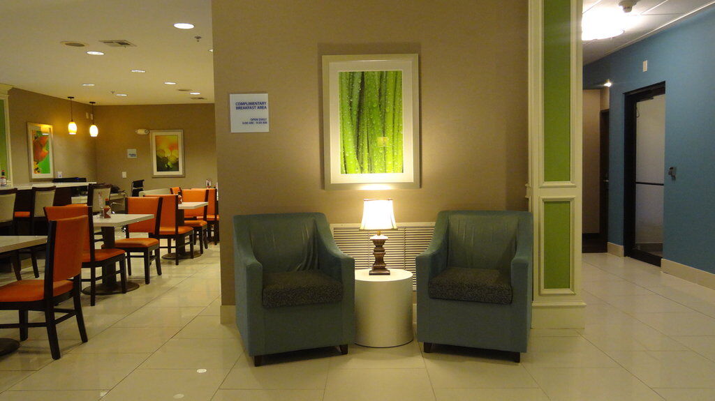 Holiday Inn Express Hotel Kansas City - Bonner Springs By Ihg Extérieur photo